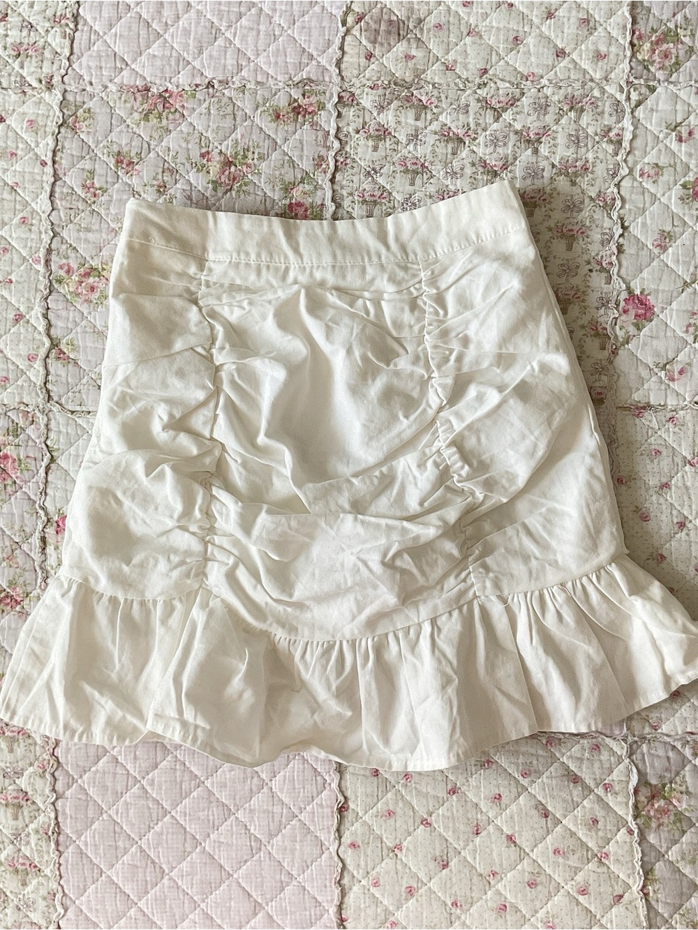 Women’s White Ruffled Hem Skirt